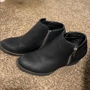 Union Bay black booties